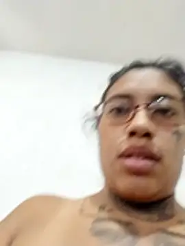 Chicattoo69 online show from November 6, 2025, 5:47 pm