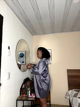 YariRose online show from November 13, 2025, 1:21 pm