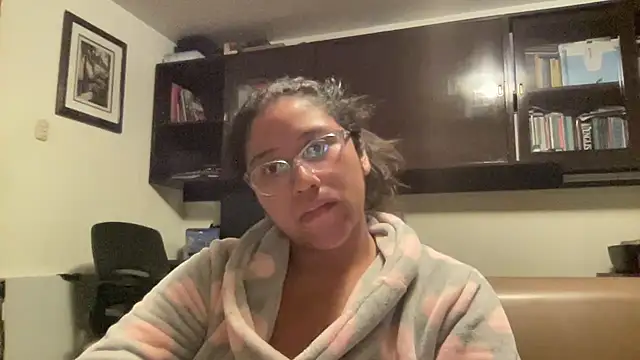 Kmiii21 online show from November 5, 2025, 1:27 am