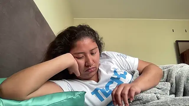 Kmiii21 online show from November 5, 2025, 3:01 pm