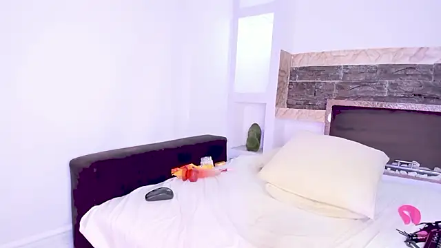 Cleopatriagad online show from March 1, 2026, 11:12 am