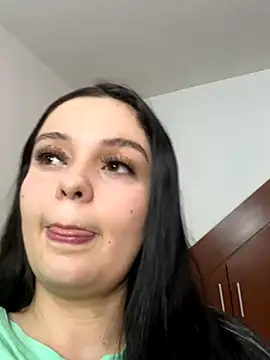 Selena Roa online show from November 4, 2025, 12:32 am