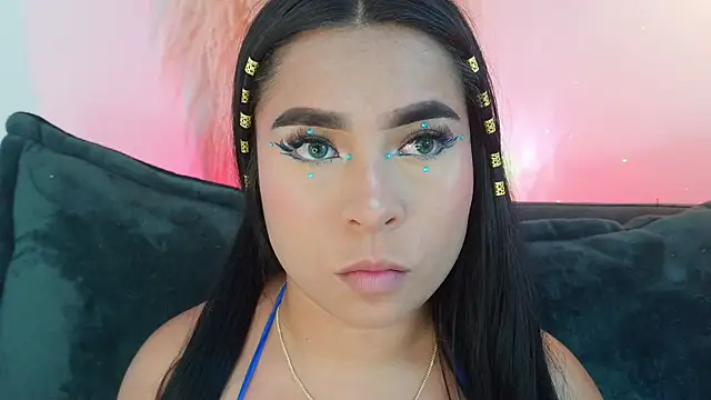 mia roux1 online show from April 21, 2026, 9:28 pm