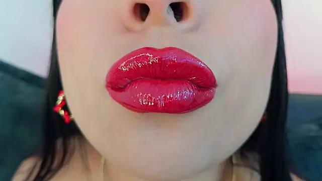 Snapshot of mia_roux1 chatting on April 22, 2026, 9:16 pm mia roux1 online show from April 22, 2026, 9:16 pm