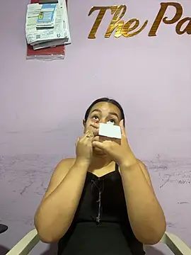 PaulaCruz01 online show from November 9, 2025, 7:34 pm