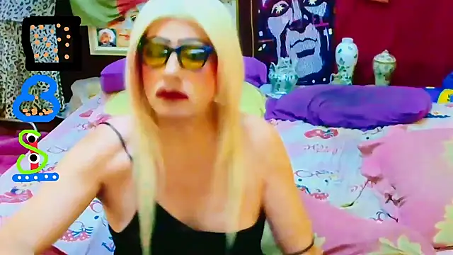 Snapshot of horni4luv chatting on December 17, 2025, 11:00 pm horni4luv online show from December 17, 2025, 11:00 pm