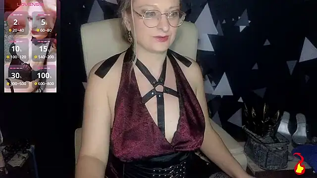 Snapshot of MonicaMis chatting on November 8, 2025, 3:23 pm MonicaMis online show from November 8, 2025, 3:23 pm