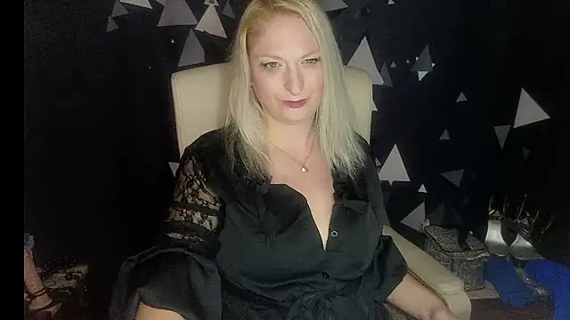 Snapshot of MonicaMis chatting on November 25, 2025, 3:34 pm MonicaMis online show from November 25, 2025, 3:34 pm
