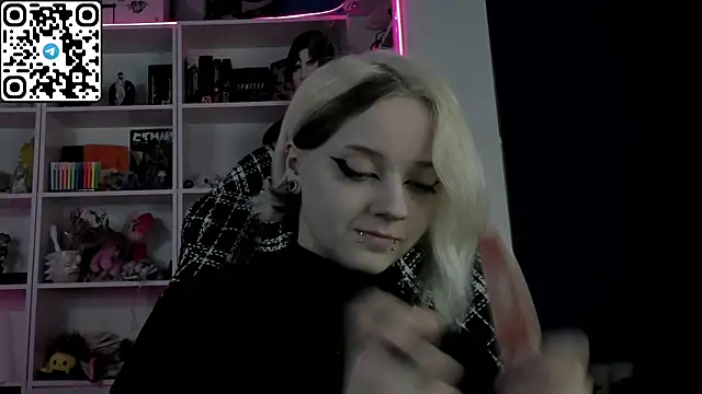 Snapshot of Holy_Mistress_S chatting on April 25, 2026, 9:12 am Holy Mistress S online show from April 25, 2026, 9:12 am