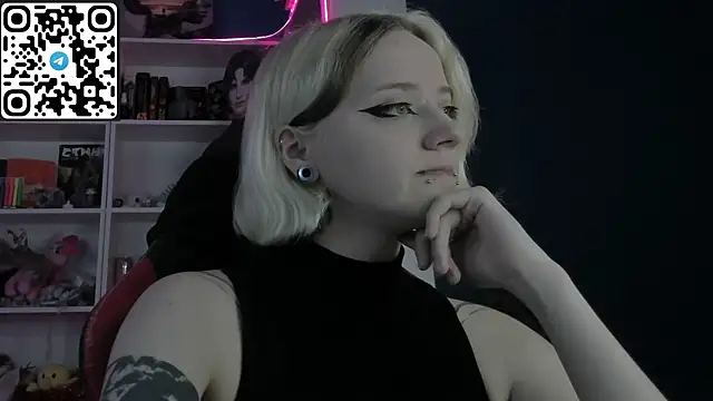 Snapshot of Holy_Mistress_S chatting on May 12, 2026, 8:22 am Holy Mistress S online show from May 12, 2026, 8:22 am