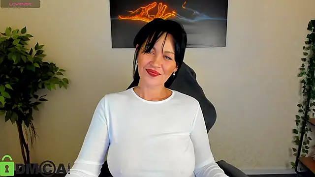 Sara Devills online show from April 19, 2026, 8:46 am