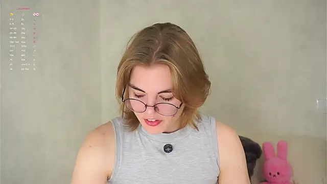 MelodyBaur online show from February 4, 2026, 12:44 pm