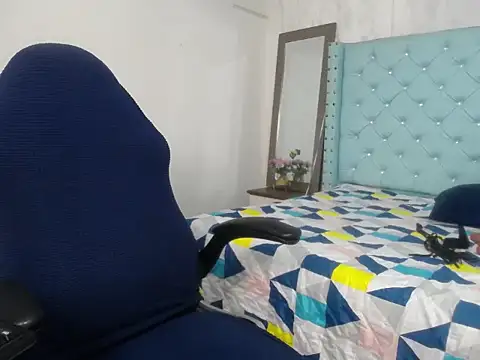 yuliet latin69 online show from November 8, 2025, 1:33 pm