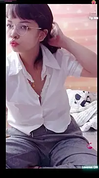Snapshot of Maomilove1 chatting on May 23, 2026, 12:42 pm Maomilove1 online show from May 23, 2026, 12:42 pm