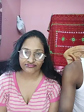 Snapshot of CoupleShow_432 chatting on May 24, 2026, 7:57 am CoupleShow 432 online show from May 24, 2026, 7:57 am