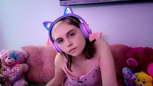 Snapshot of daddysprincess731 chatting on May 18, 2026, 2:18 am daddysprincess731 online show from May 18, 2026, 2:18 am
