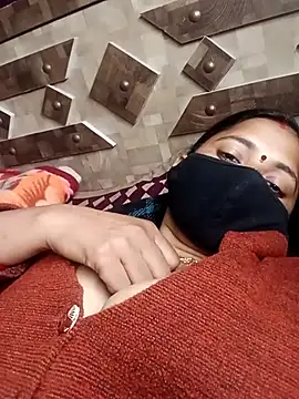 QRESABABY online show from November 18, 2025, 11:26 pm