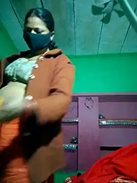 QRESABABY online show from November 27, 2025, 1:18 am