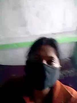 QRESABABY online show from November 28, 2025, 6:32 pm