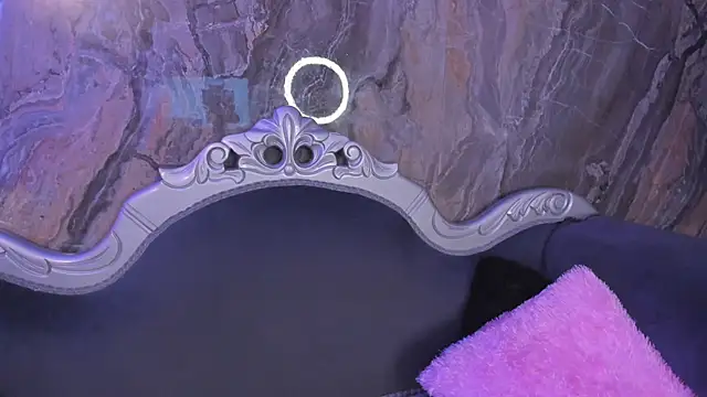 sydney miller  online show from December 16, 2025, 11:21 pm