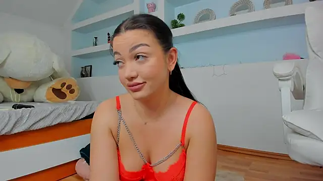 juliexxx online show from May 9, 2026, 2:11 pm