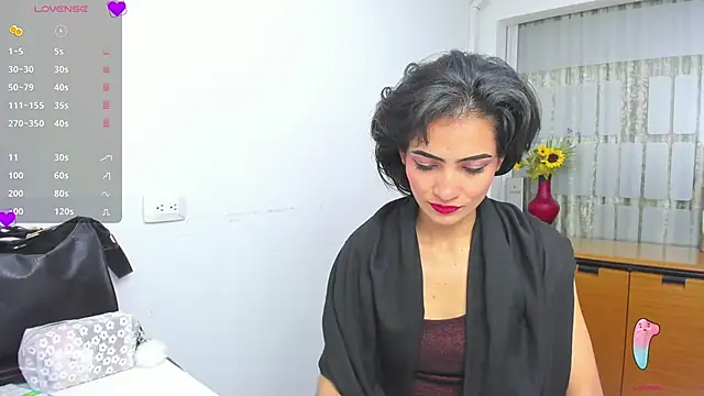 chloehanna online show from December 17, 2025, 7:42 pm