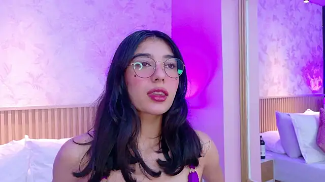 AdelineJhones online show from November 30, 2025, 3:16 pm