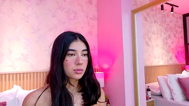 AdelineJhones online show from December 14, 2025, 2:33 pm