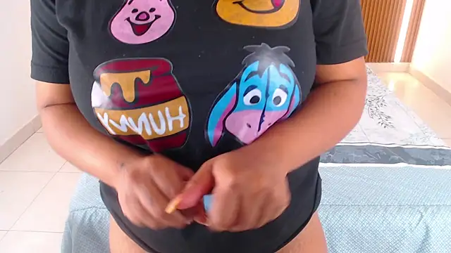 rosselyn  online show from March 17, 2026, 12:19 pm