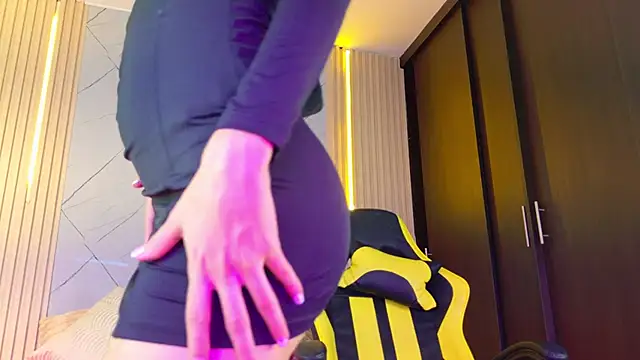 Sara swift9 online show from October 24, 2025, 8:16 pm