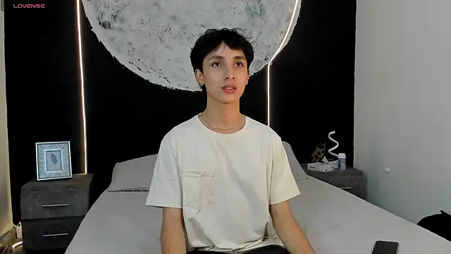 LiamPage  online show from October 23, 2025, 8:40 pm