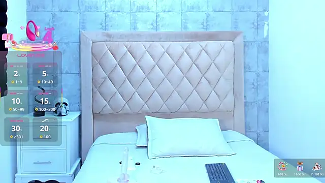 LiamPage  online show from November 4, 2025, 10:09 pm