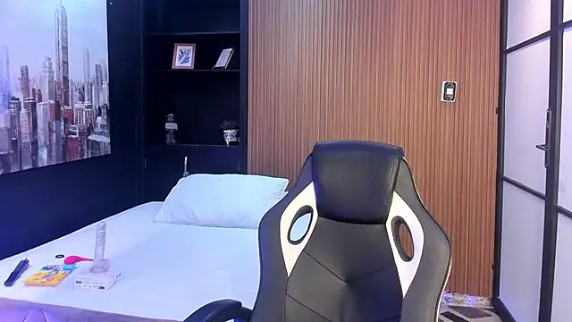 LiamPage  online show from November 13, 2025, 9:58 pm