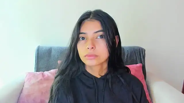 miadaviesx online show from November 16, 2025, 12:55 pm