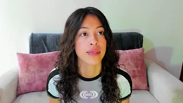 emily jonessxx online show from November 15, 2025, 6:15 pm