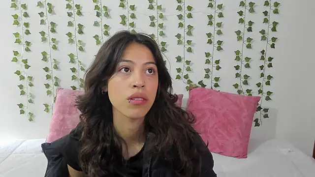 emily jonessxx online show from February 5, 2026, 3:49 pm