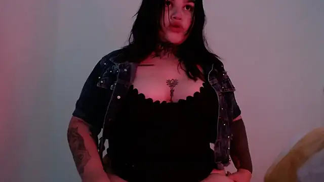 abby-hiltton online show from November 4, 2025, 7:29 am