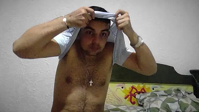 axel jhones  online show from November 5, 2025, 10:43 pm