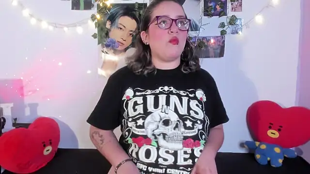 Rose Hellen online show from November 3, 2025, 2:24 am