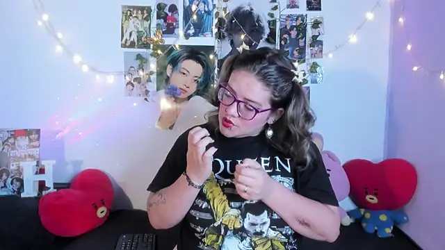 Rose Hellen online show from November 25, 2025, 3:39 am