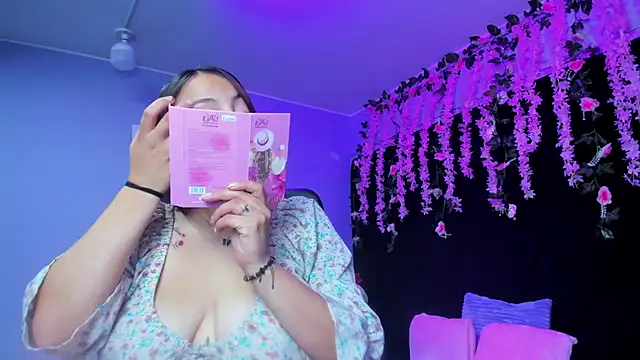 Gabyy Cooper  online show from November 21, 2025, 11:25 pm