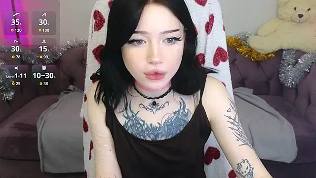 Emma Kirks online show from December 23, 2025, 10:35 am