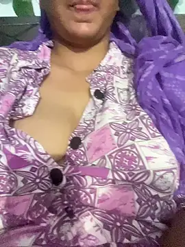 Snapshot of Cute_Marina chatting on May 3, 2026, 3:07 pm Cute Marina online show from May 3, 2026, 3:07 pm
