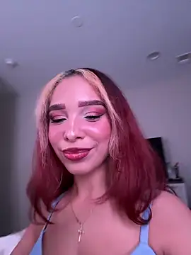 Snapshot of Latinagf chatting on November 2, 2025, 5:54 am Latinagf online show from November 2, 2025, 5:54 am