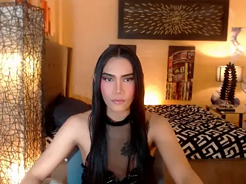 ElegantKellyUncutTS online show from November 13, 2025, 6:40 pm