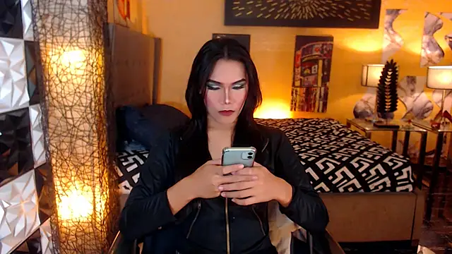 ElegantKellyUncutTS online show from November 26, 2025, 9:21 am