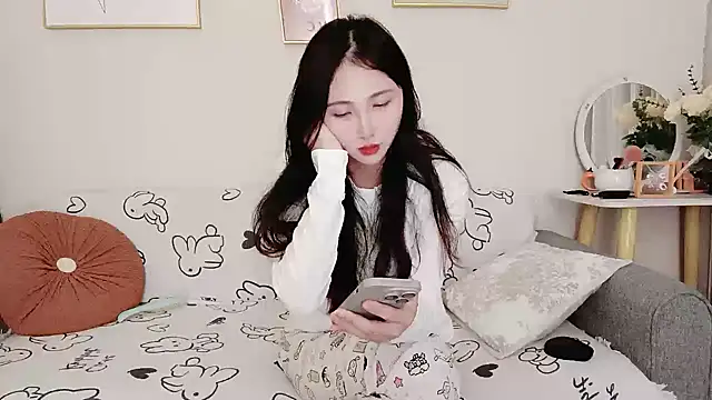 yuyan3929 online show from October 30, 2025, 12:39 pm