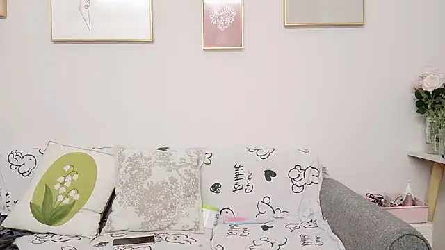 yuyan3929 online show from June 19, 2026, 1:10 am