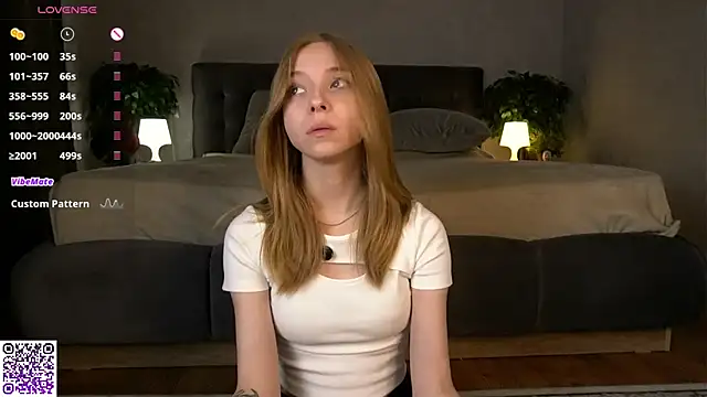 BarbaraViggiani online show from November 1, 2025, 4:42 pm