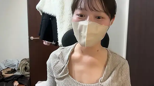 Snapshot of karenchaaan chatting on March 15, 2026, 7:47 am karenchaaan online show from March 15, 2026, 7:47 am